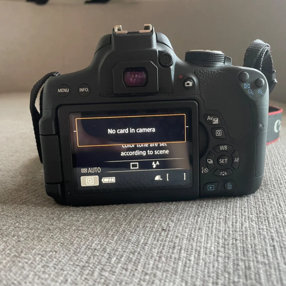 Canon EOS REBEL T6i